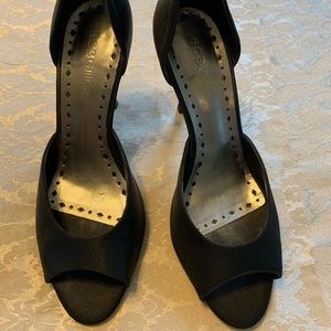 BCBG girls black pump